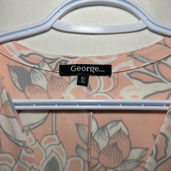 George Floral Short Sleeve V-Neck Size XL Pink, White and Grey - Picture 3 of 4